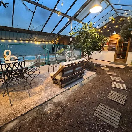L'oasis Des Falaises, Serre Tropicale, Piscine Et Grand Jardin Semesterbostad *